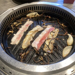 Hakodate Jingisukan - 鶏肉&豚肉