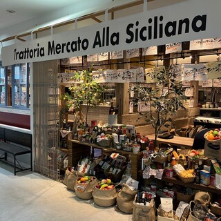 「壁の穴」が贈る新業態のイタリアンバル