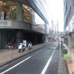 煮干鰮らーめん 圓 - 甲州街道からさらに小道を入ったところ