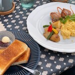 CABOT COVE MUSEUM TERRACE - Fluffy Scrambled Eggs and Toast