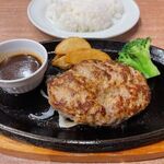 ビッグボーイ - 手ごね合挽きハンバーグ　759円