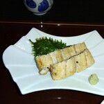 与し田 - ウナギの白焼き　脂のってうまーい、タレが無くても白なご飯イケます