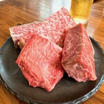 神戸牛炭火ステーキ・逸品 寅松の肉たらし - 