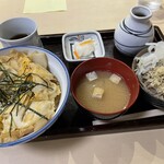 阿さま - 親子丼1200.円　夜にこのセットが頂けるのは有り難いが、いかんせん昔ながらの丼とお蕎麦でした。