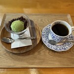 焼菓子家 泉 - 抹茶のミニパフェ ＆ ホットコーヒー