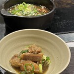 味乃家 - とろとろの牛すじ煮込み、熱々はビールと水ナスで調整
