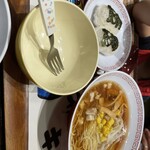 東京じゃんがら - 娘のお子様ラーメン　おにぎりの海苔まで可愛くてサイコー