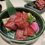 牛刺しと焼肉 仔虎 - 