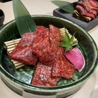 牛刺しと焼肉 仔虎 クリスロード店 - 