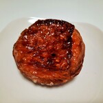 ブーランジュリー パリゴ - 艶々の表面がたまらない！バターとお砂糖のカラメリゼは、夜に食べるとパリパリ食感は控えめ