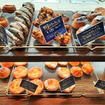 ブーランジュリー パリゴ - 野菜こんもりのタルティーヌにベリーが華やかで繊細なデニッシュ、ブレッサンヌなどブリオッシュ系も豊富