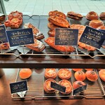 ブーランジュリー パリゴ - とろ～り卵のピザトーストやクロックマダム、ナッツや果物を使ったデニッシュも種類豊富
