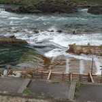 杉ケ瀬ヤナ - 長良川の増水で、やなが一部壊れたよううです