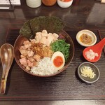 神楽 海老で鯛を釣る麺堂 - 