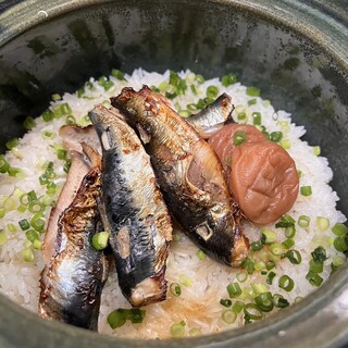 Savor the seasonal specialties, including earthenware pot rice made with seasonal ingredients.