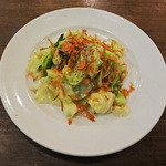 サンバンチョウカフェ - キャベツのアンチョビ炒め