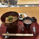 おかもと - ❾岡山県産天然海鰻の地焼き、花山椒の佃煮、壬生菜と新生姜の炊き込みご飯。