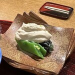 おかもと - モロコインゲン、金時草、胡麻油と豆腐のソース。