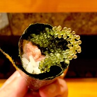 天寿し 京町店 - トロと海ぶどうの手巻き