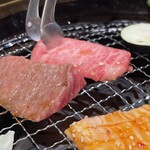 焼肉盛輝 - (´ ｡•ω•｡)っ上のお肉