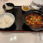 上海飯店 - 麻婆豆腐定食 ¥700 ライス半分