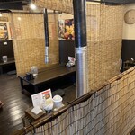 地鶏焼 かがり火 - 開店直後の店内