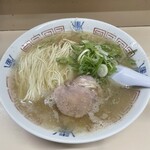 八ちゃんラーメン - ワンタンメン900円 麺が素麺くらい細い！