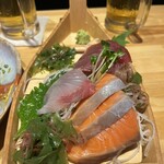 鮮魚と和牛 個室居酒屋 トロ一 - 