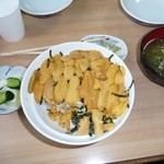 旅路 - うに丼（少し食べかけ）