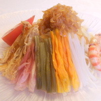 揚州名菜 秦淮春 - 巨大な涼麺