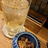 スモーク＆バー アルペジオ - ハイボール頂き〜＼(^o^)／お通しのナッツ、たっぷり〜！