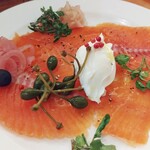 ビストロ マキムシ - マキムシ製スモークサーモン