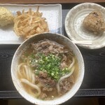こだわりうどん一道 - 肉うどんorセルフコーナー{玉ねぎ天・半熟玉子天・かしわおにぎり}