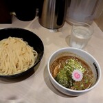 アンダーグラウンド ラーメン 頑者 - 