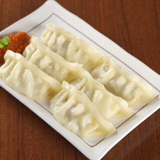コスパ抜群◎現地で広く愛されるネパール餃子の「モモ」は必見