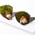 Boiled Oyster, scallops, salmon roe, Isobe rolls (2 pieces)