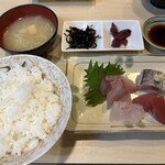 鉢の木 - お刺身定食