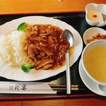 Chinen - 牛肉旨煮あんかけご飯