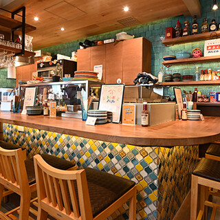 陽気に過ごせるお洒落なバル◆おひとり様から女子会、貸切まで◎