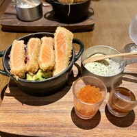 Seafood bar Ermitage 代々木店 - とろサーモンレアカツ丼