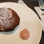 トシ・ヨロイヅカ 東京 - 