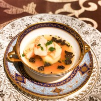 La maison du caviar 17℃ - 発酵野菜のスープ、黒トリュフ、ホタテ貝