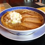 新潟発祥ラーメン なおじ - 背脂中華玉ねぎ