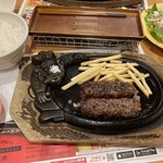 Buronko Biri - 炭焼きがんこハンバーグランチ200g
                        　1,320円（税込）
                            サラダバー、スープ、大かまどご飯付き