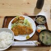 京 - 料理写真:ロースかつ定食　1050円