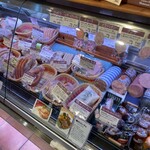 Feinkost Metzgerei Katayama Yugen Gaisha Katayama Niku Ten - 我在德国短期留学了两个月，但全都忘了。复杂的德语让我感到困惑。特别推荐培根和火腿。培根蛋真是太棒了！