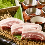 Beautiful pork samgyeopsal from Kagoshima Prefecture, 1 serving
