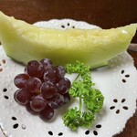 本家 寺津屋 - デザート、メロン、ブドウ