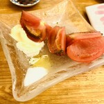 Bikutori Honten - 冷やしトマト