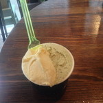 ジェラテリア アクオリーナ - ピスタッキオとだけきみ